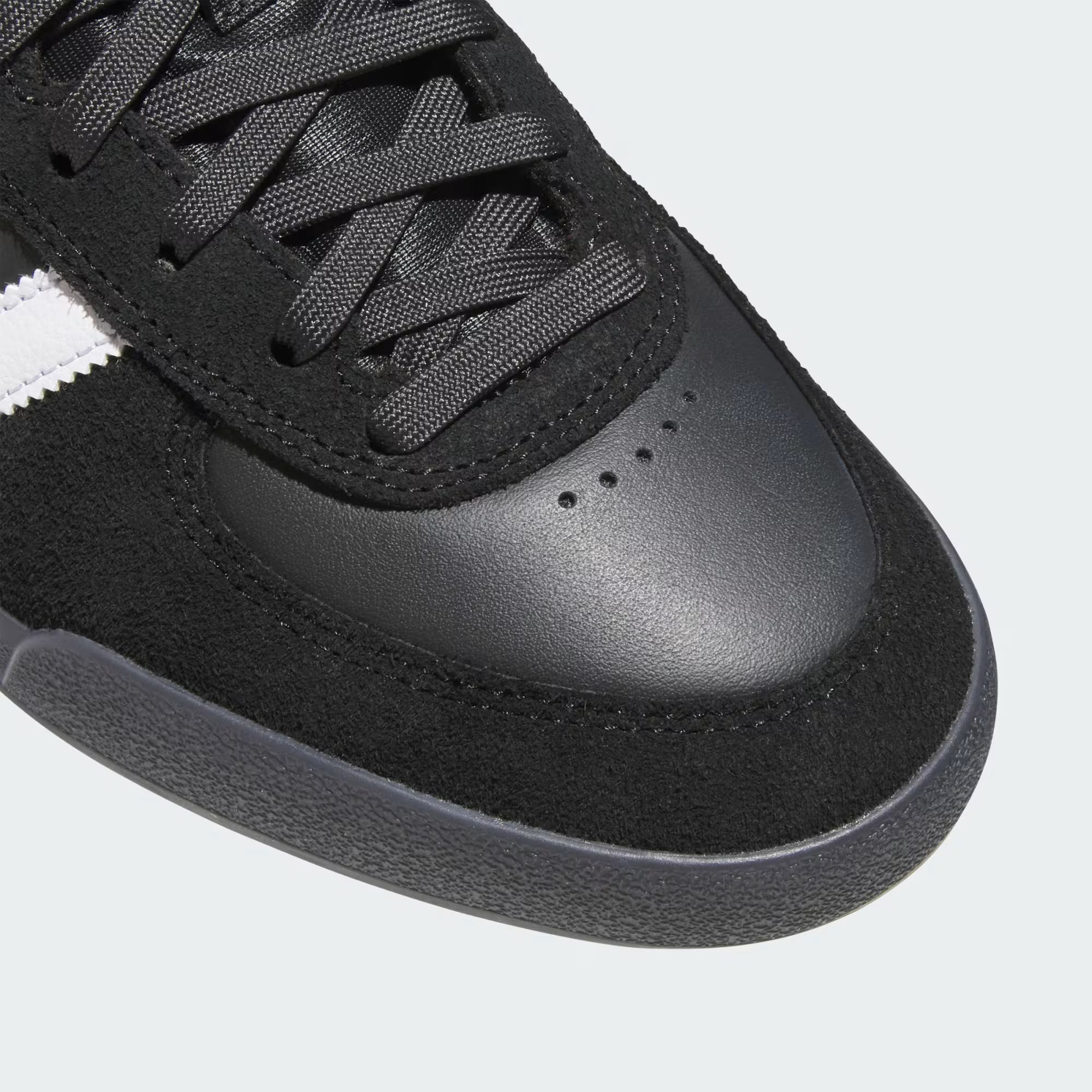 Adidas Glenburn in Core Black/Cloud White/Carbon