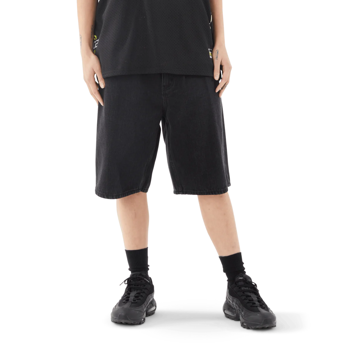 HUF Cromer Short in Washed Black