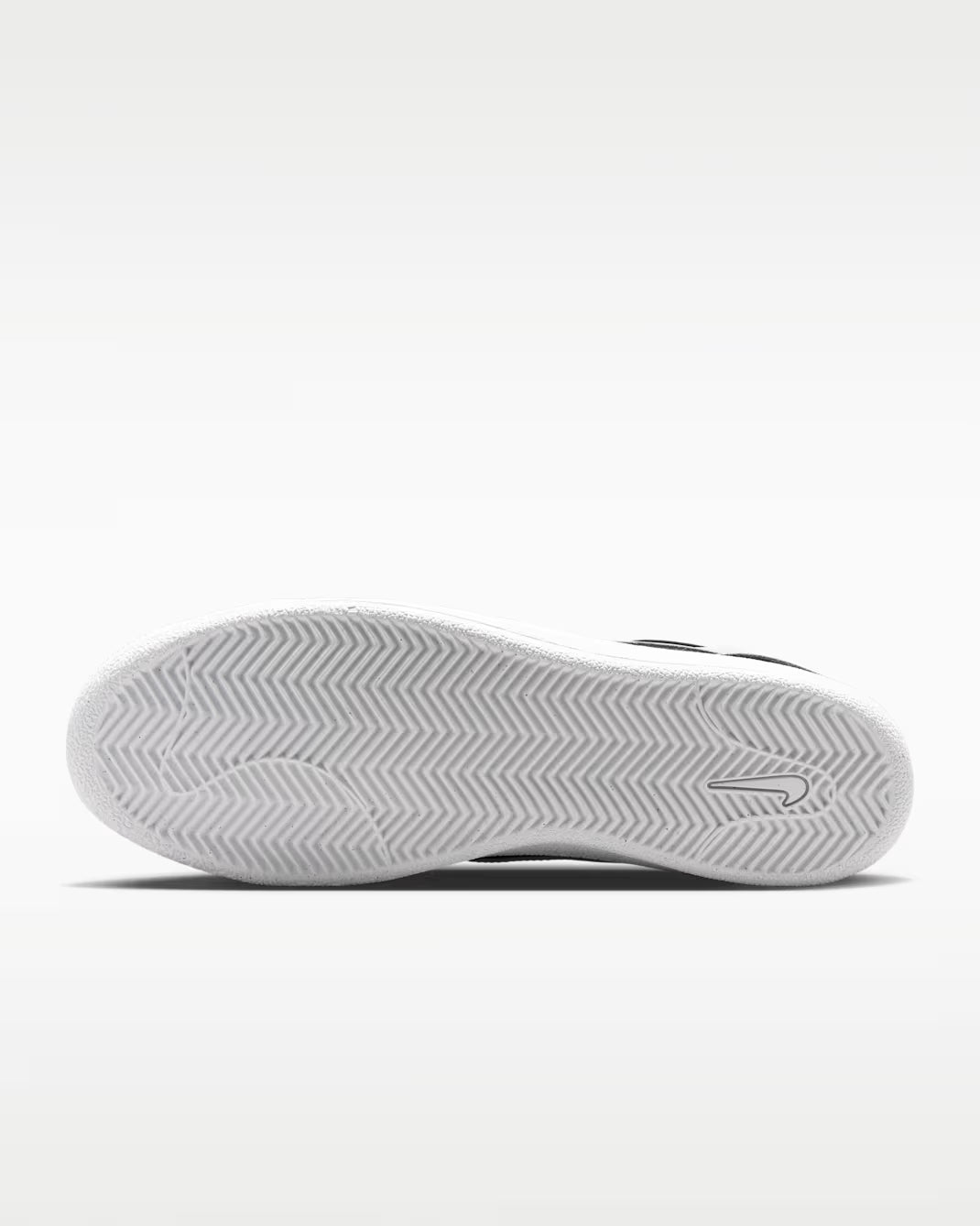 Nike SB Zoom Tennis Classic in Black/White-White