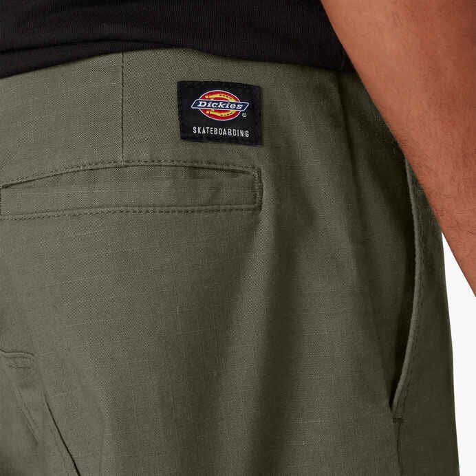 Dickies Skateboarding 11" Regular Fit Cargo Shorts in Moss Green - Goodnews Skateshop