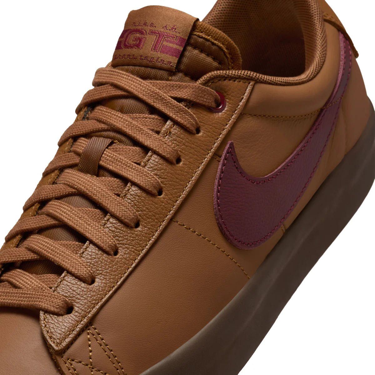 Nike SB Zoom Blazer Low Pro GT in Light British Tan/Dark Team Red - Goodnews Skateshop
