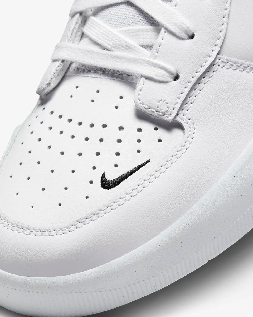 Nike SB Force 58 Premium in White/Black - Goodnews Skateshop