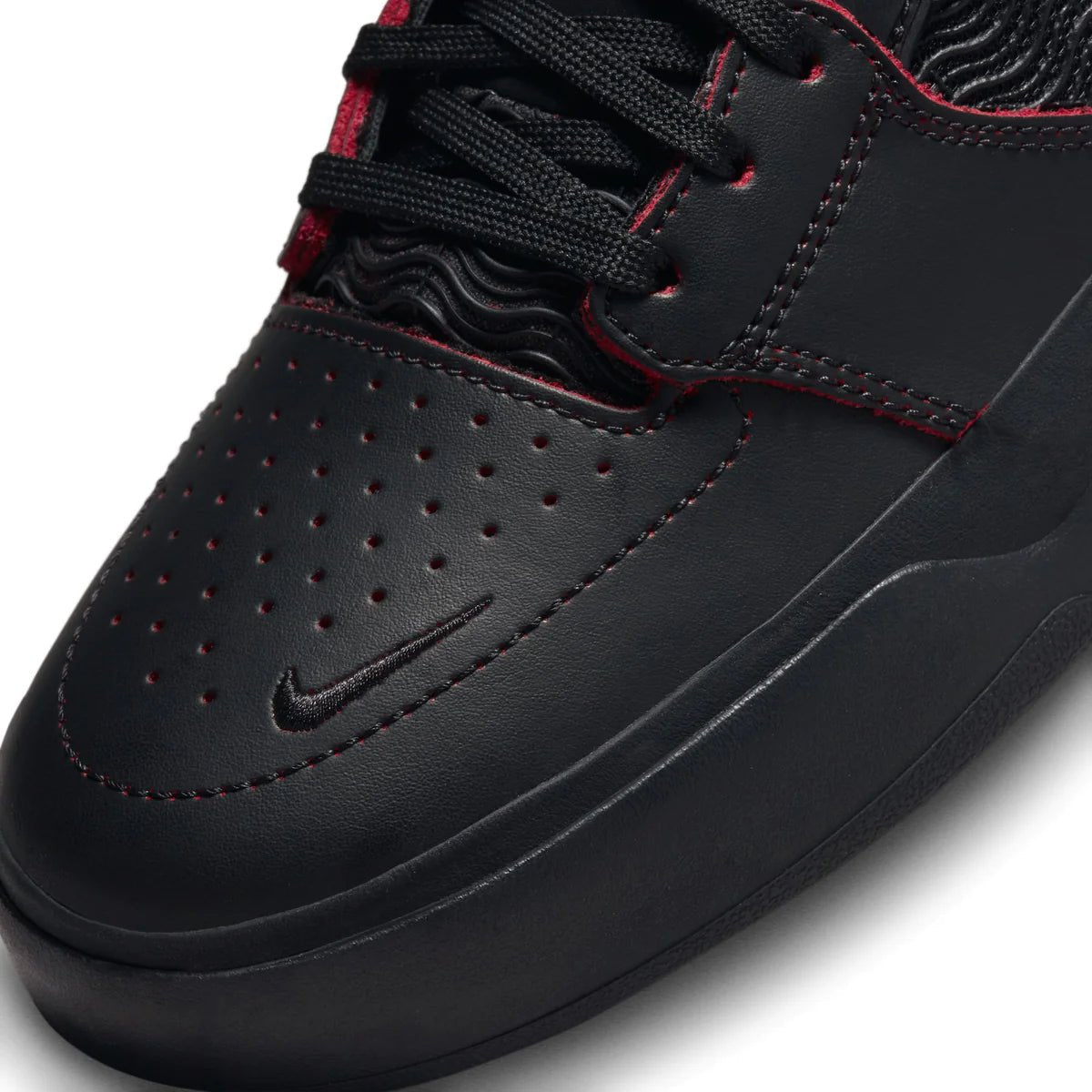 Nike SB Ishod Premium in Black/University Red - Goodnews Skateshop
