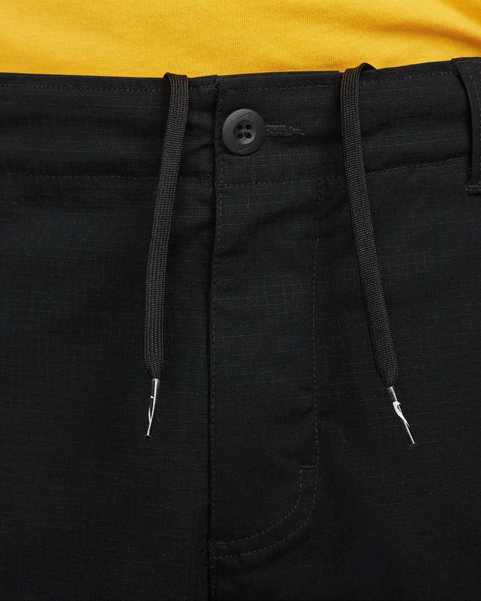 Nike SB Kearny Cargo Shorts in Black - Goodnews Skateshop