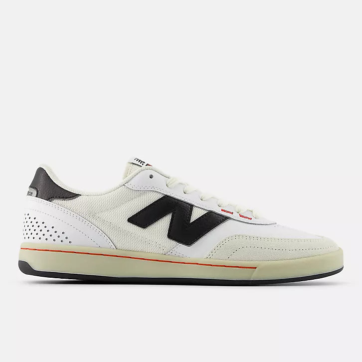 New Balance Numeric 440 V2 in White/Black
