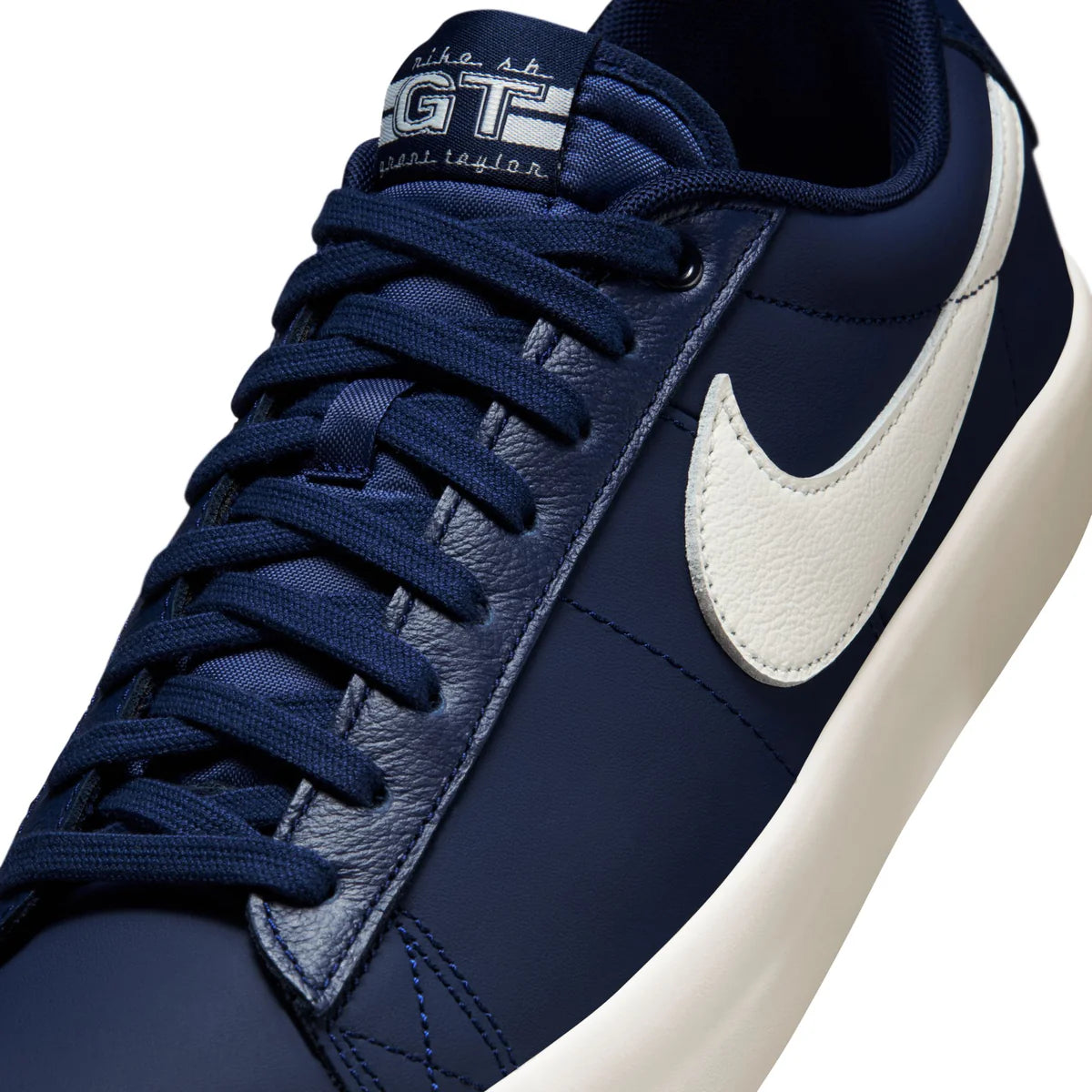 Nike SB Zoom Blazer Low Pro GT in Blue Void/Sail-Blue Void