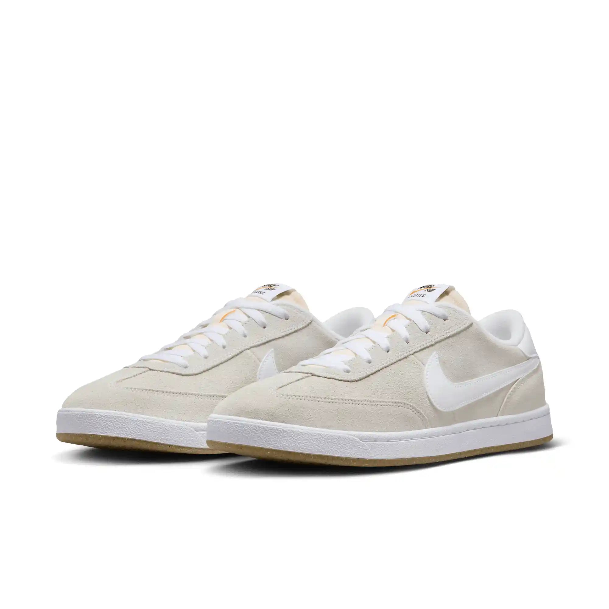 Nike SB FC Classic in Summit White/Summit White-White