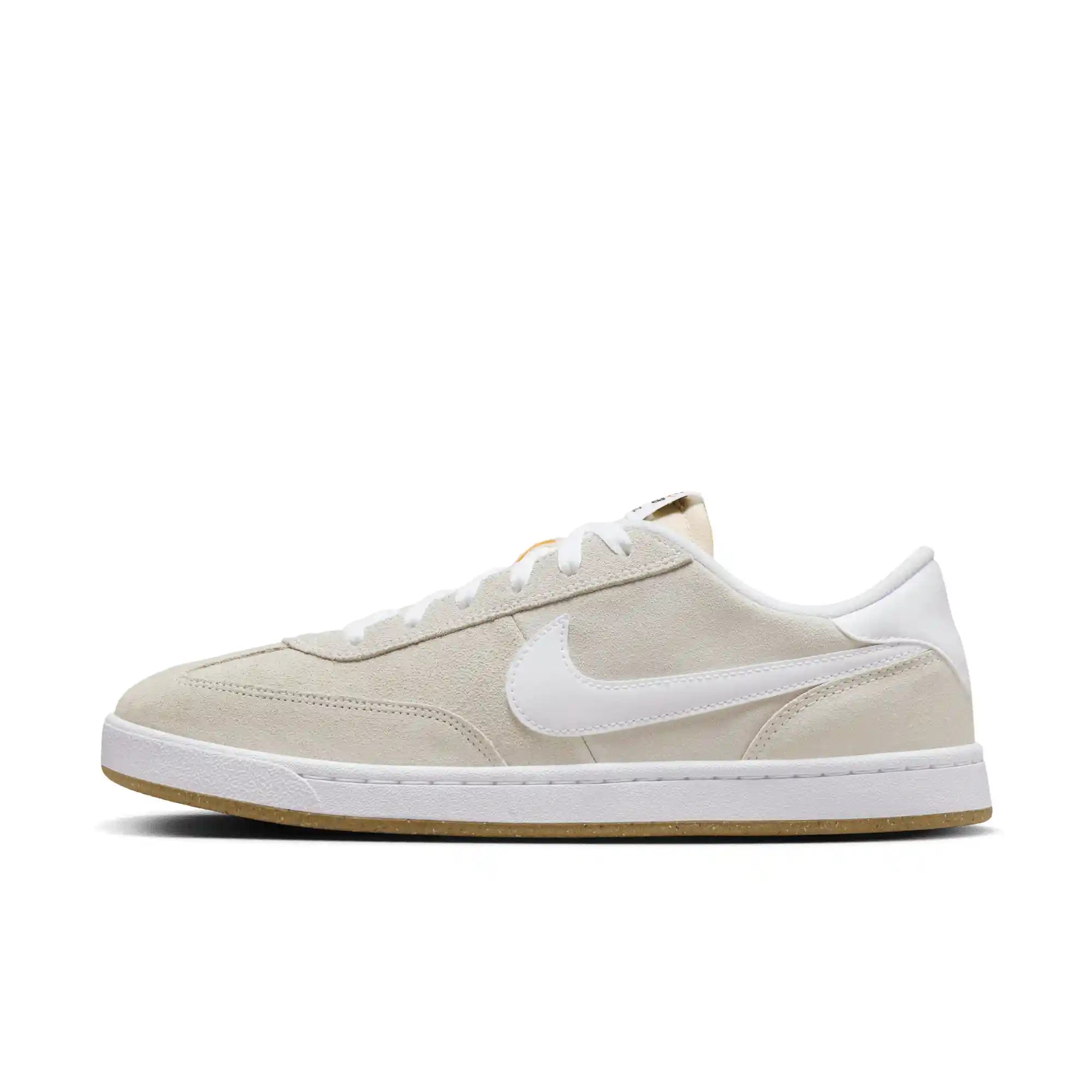 Nike SB FC Classic in Summit White/Summit White-White