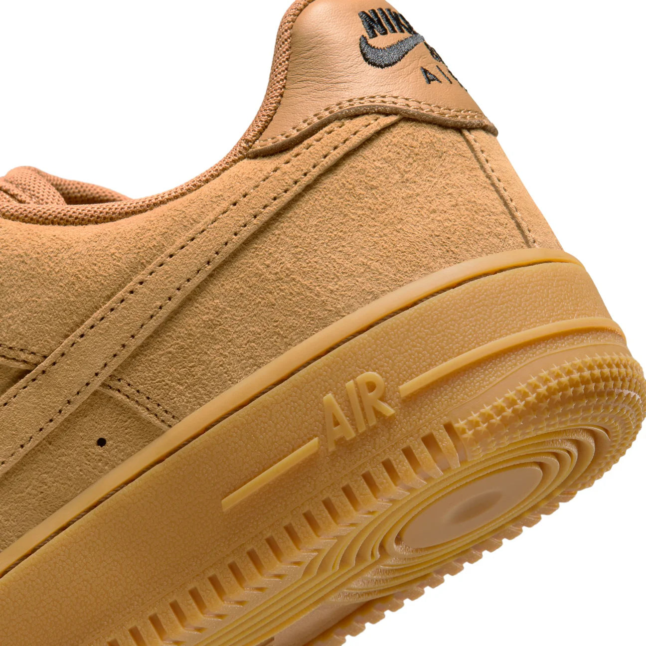 Nike SB Air Force 1 in Flax/Flax-Black-Gum Light Brown