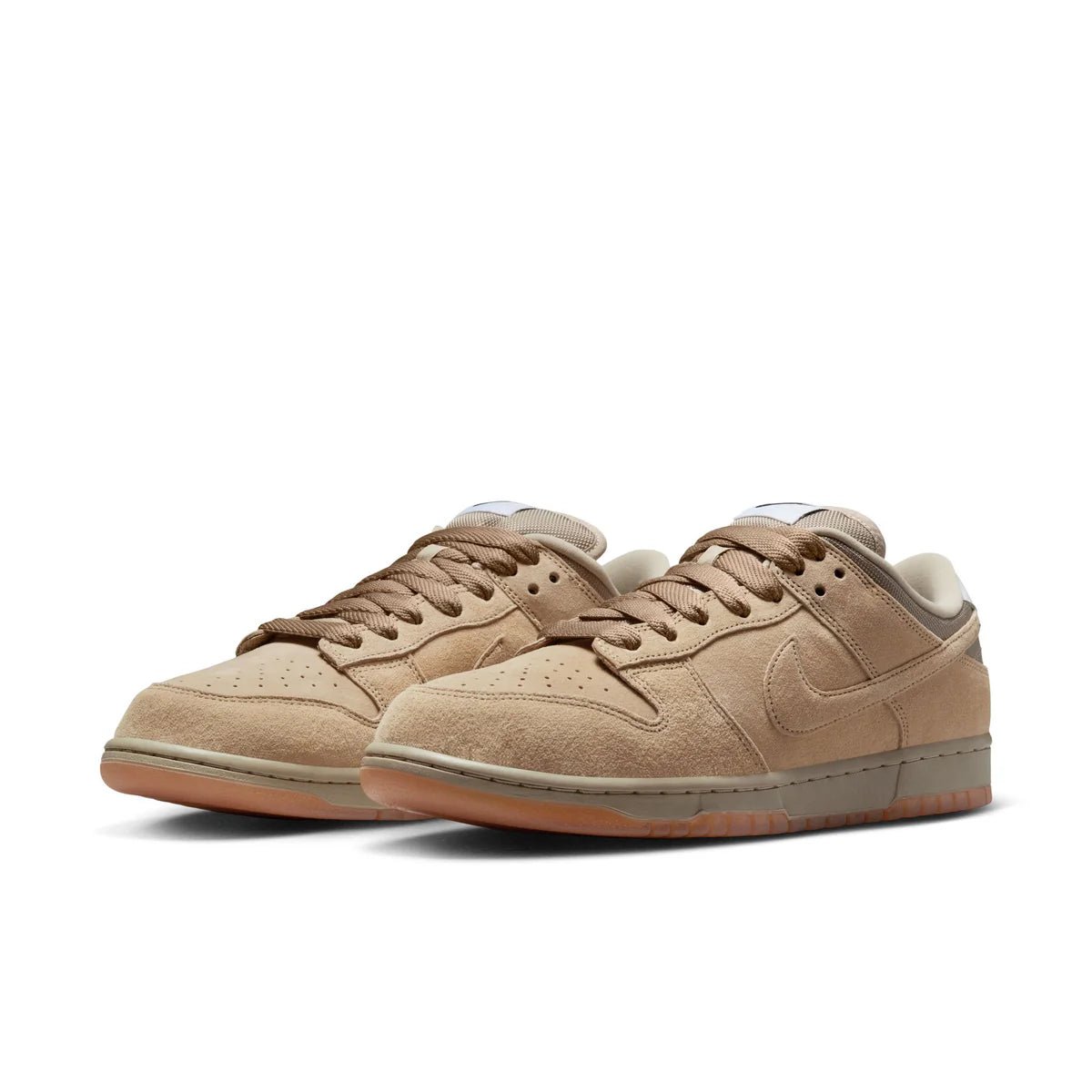 Nike SB Dunk Low Pro B in Parachute Beige/Parachute Beige - Goodnews Skateshop