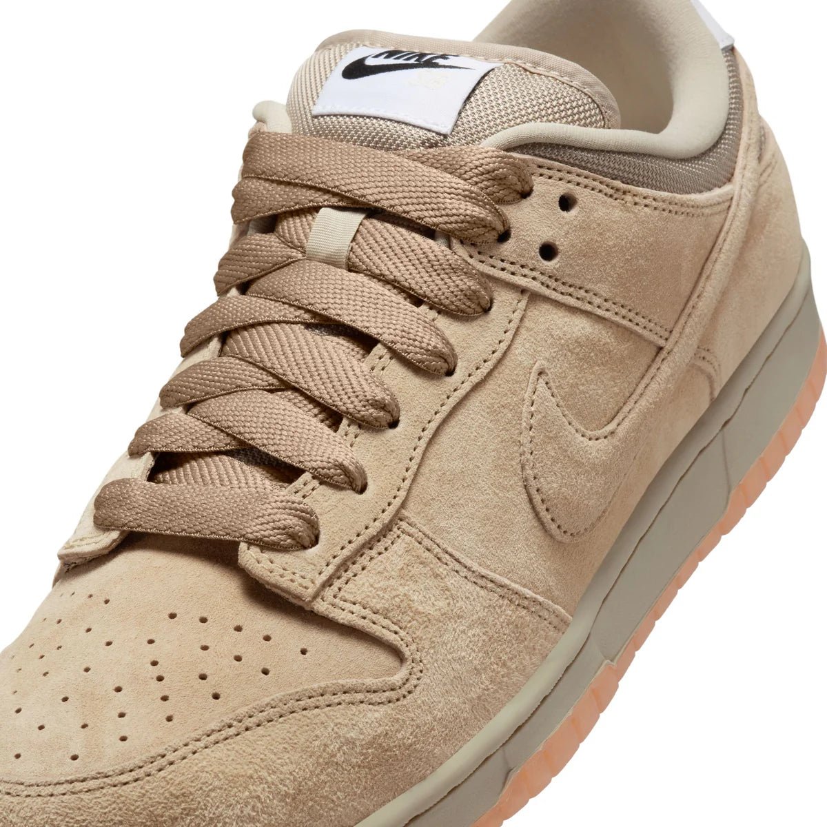 Nike SB Dunk Low Pro B in Parachute Beige/Parachute Beige - Goodnews Skateshop