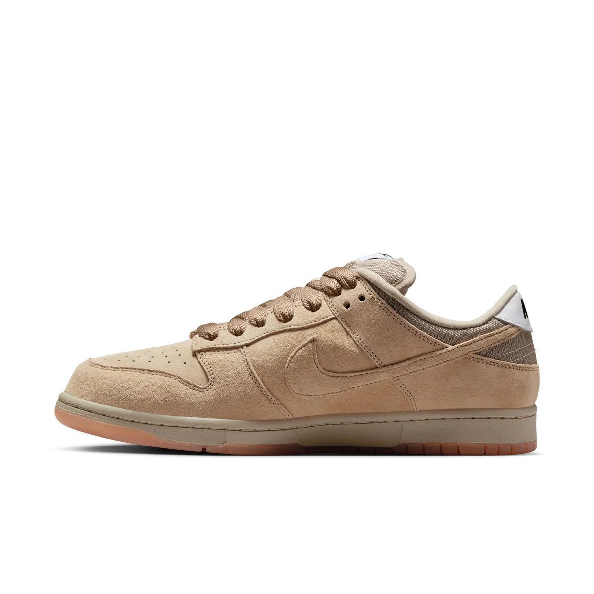 Nike SB Dunk Low Pro B in Parachute Beige/Parachute Beige - Goodnews Skateshop