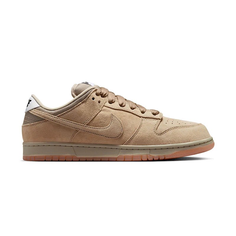 Nike SB Dunk Low Pro B in Parachute Beige/Parachute Beige - Goodnews Skateshop