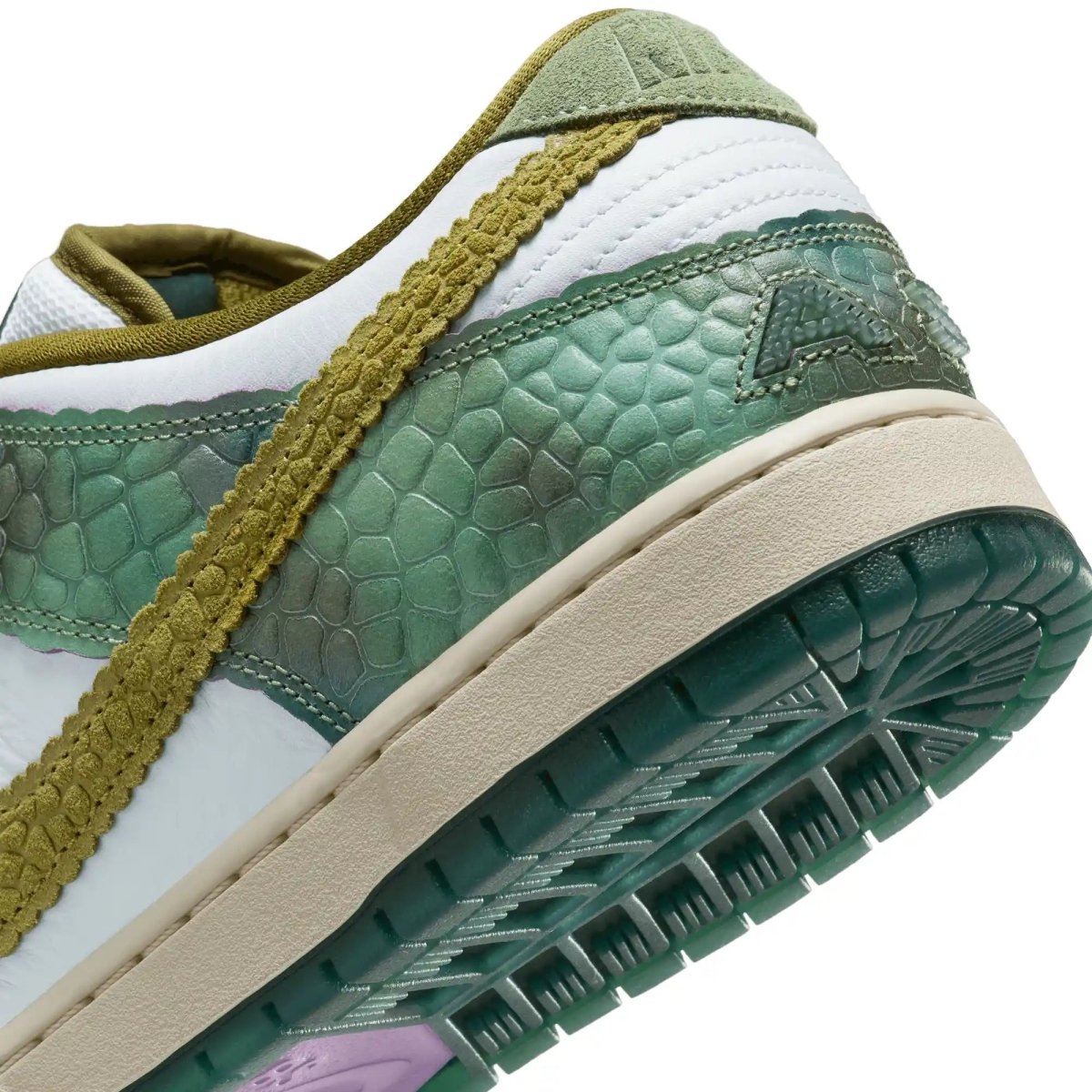 Nike SB Dunk Low Pro X Alexis Sablone in Oil Green/Desert Moss - White - Goodnews Skateshop