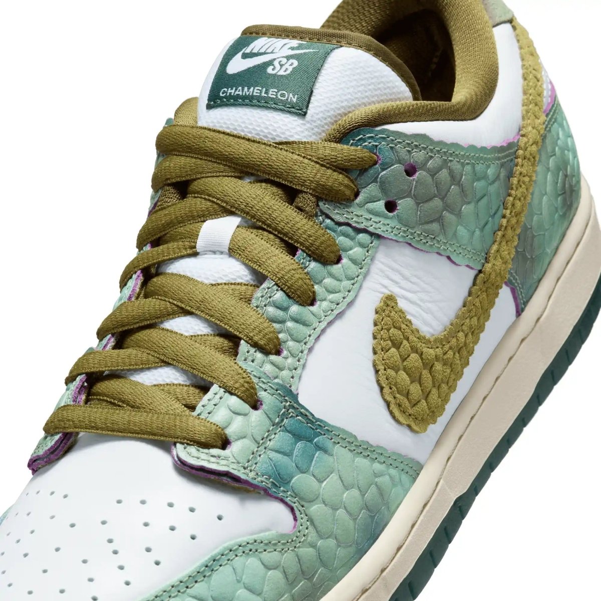 Nike SB Dunk Low Pro X Alexis Sablone in Oil Green/Desert Moss - White - Goodnews Skateshop