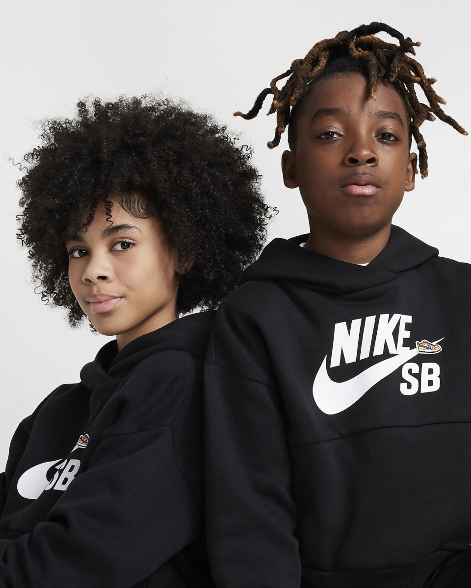 Nike SB Older Kids Icon EasyOn Fleece Hoodie in Black - Goodnews Skateshop