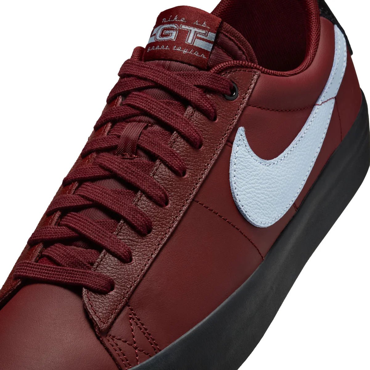 Nike SB Zoom Blazer Low Pro GT in Dark Team Red/Lt Armory Blue - Goodnews Skateshop